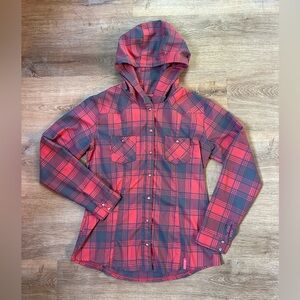 Mountain Hardware Lightweight Plaid Snap Front 
Size 10 (Large)